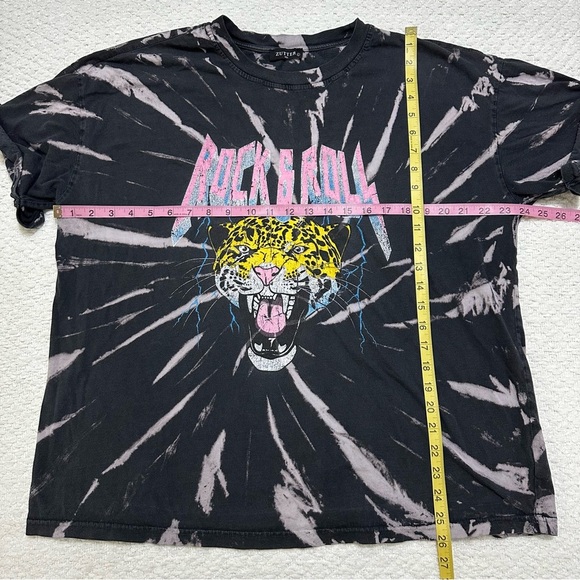 Urban Outfitters Zitter Tiger Rock & Roll Graphic Tee Women’s Size L - Picture 5 of 7